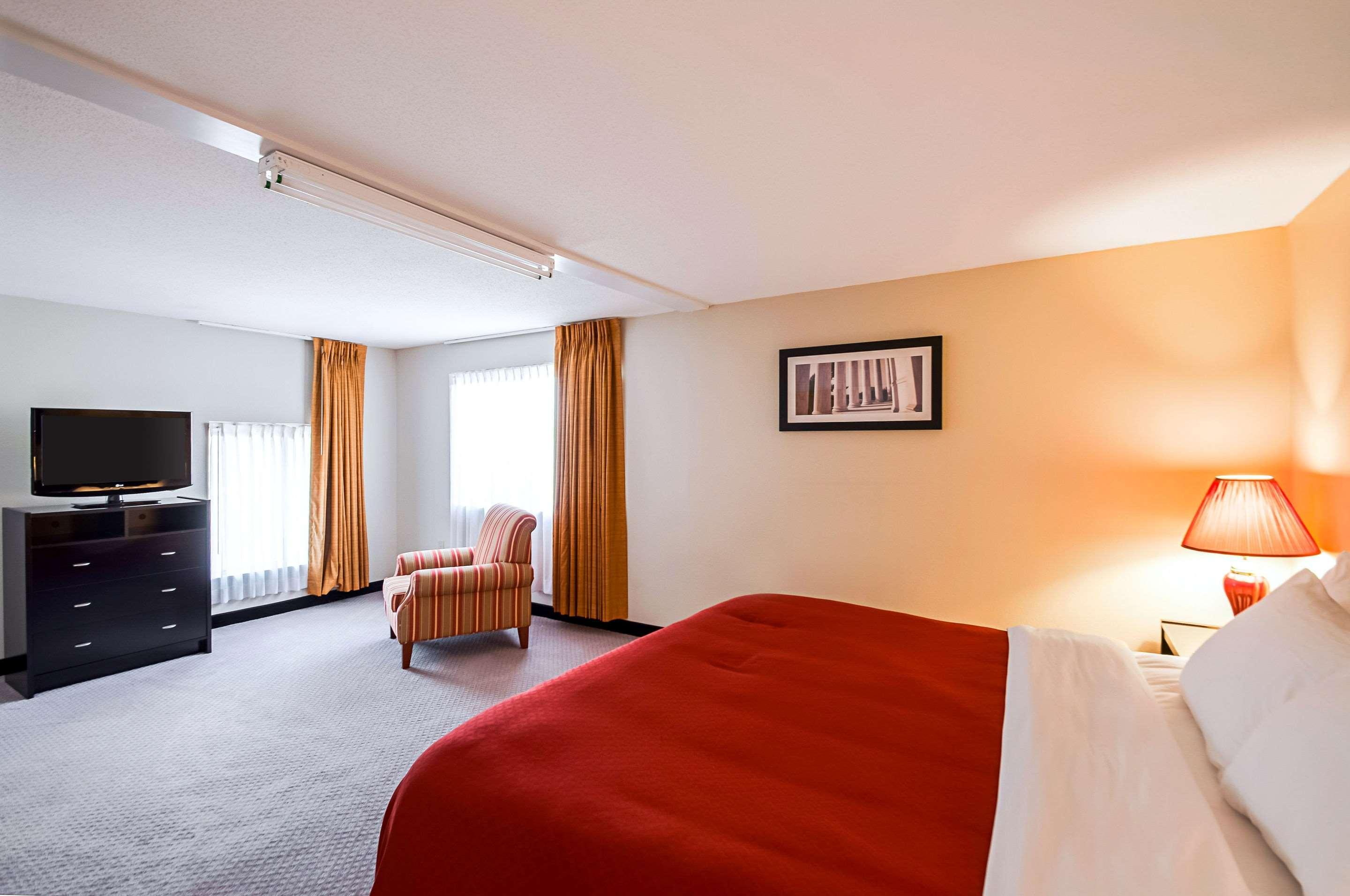 וודברידג' Quality Inn Near Potomac Mills מראה חיצוני תמונה