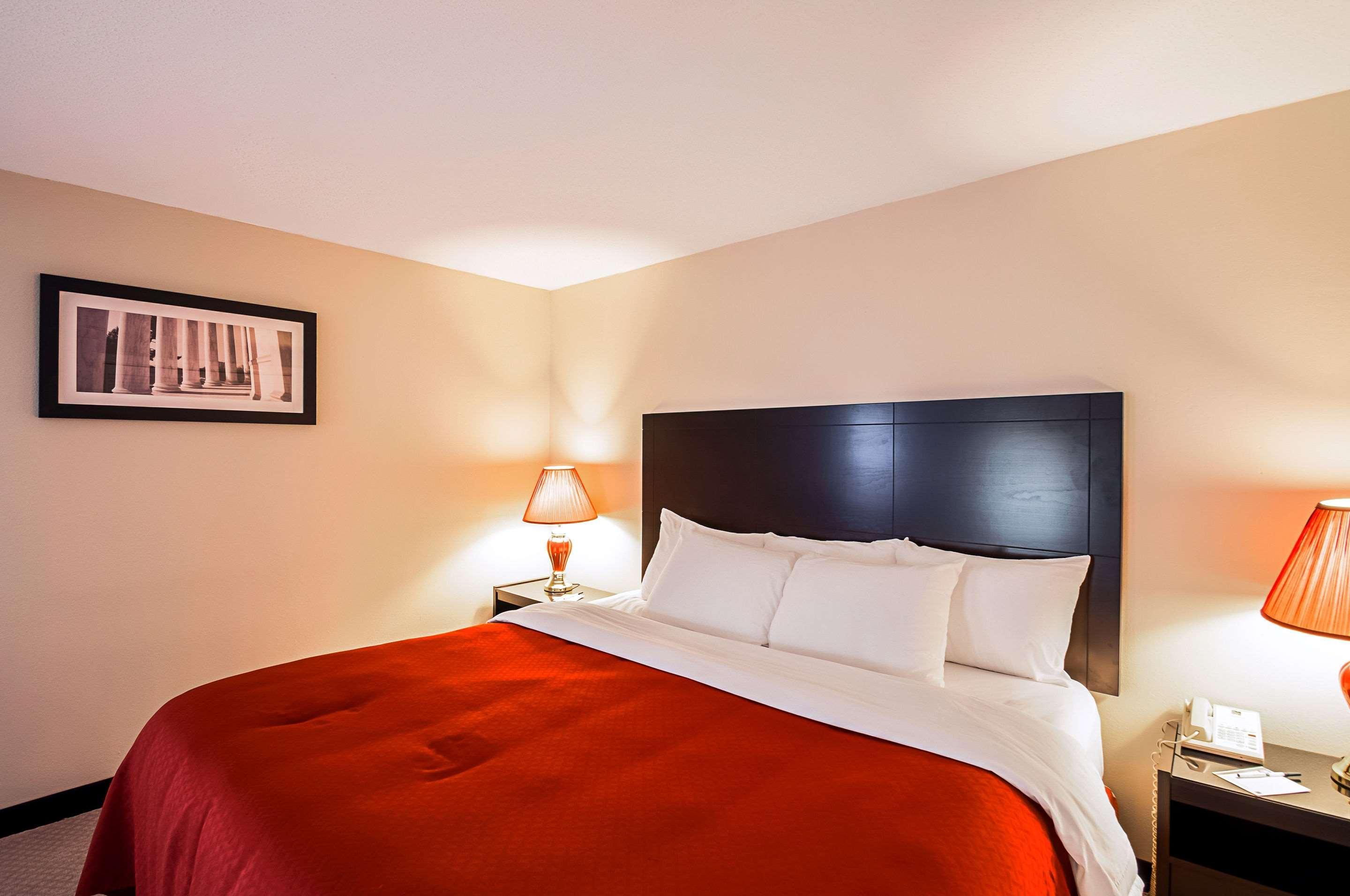 וודברידג' Quality Inn Near Potomac Mills מראה חיצוני תמונה