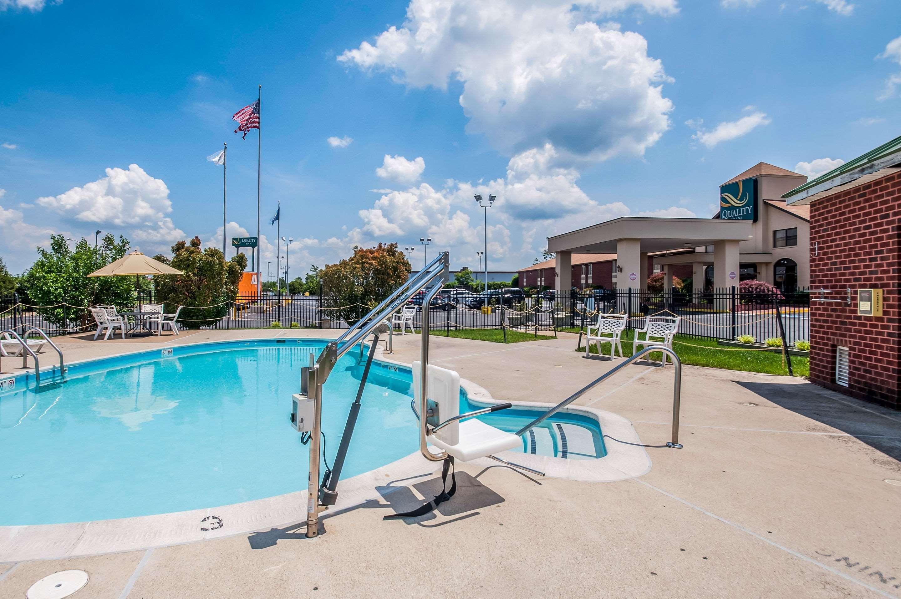 וודברידג' Quality Inn Near Potomac Mills מראה חיצוני תמונה
